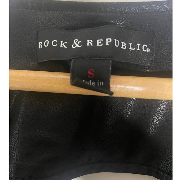 Rock & Republic Semi Sheer Cut Out Button Up Open Back Top - Picture 8 of 9